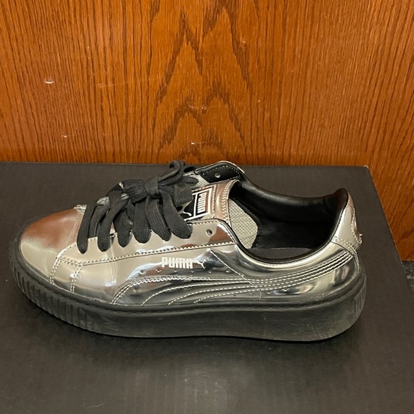 Puma carina sneaker silver size 6.5 - Picture 3 of 7